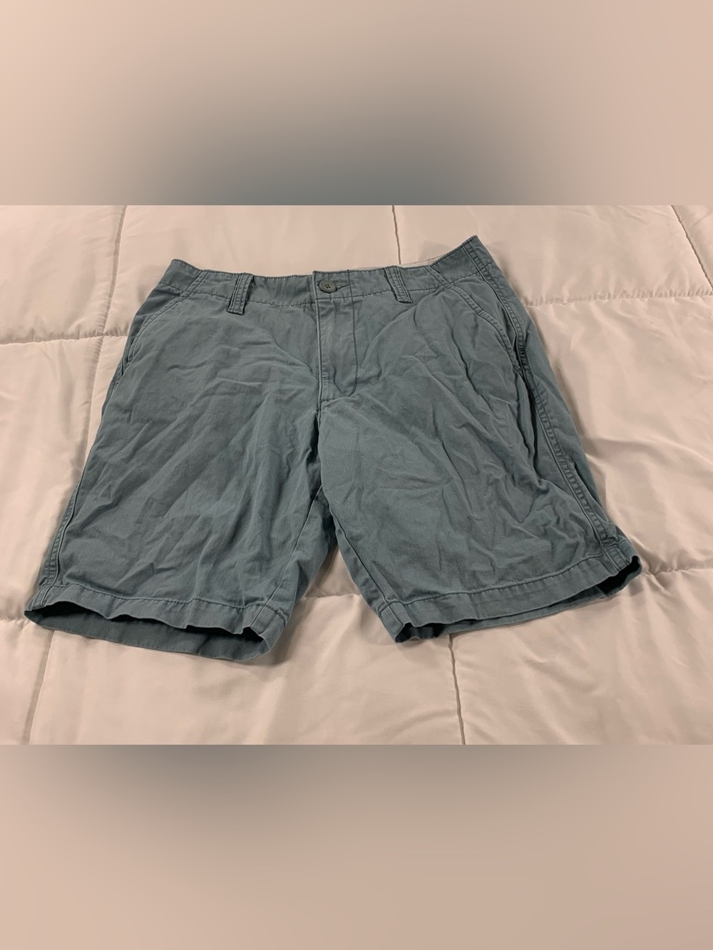 Pre loved old navy LIVED-IN STRAIGHT shorts size 29